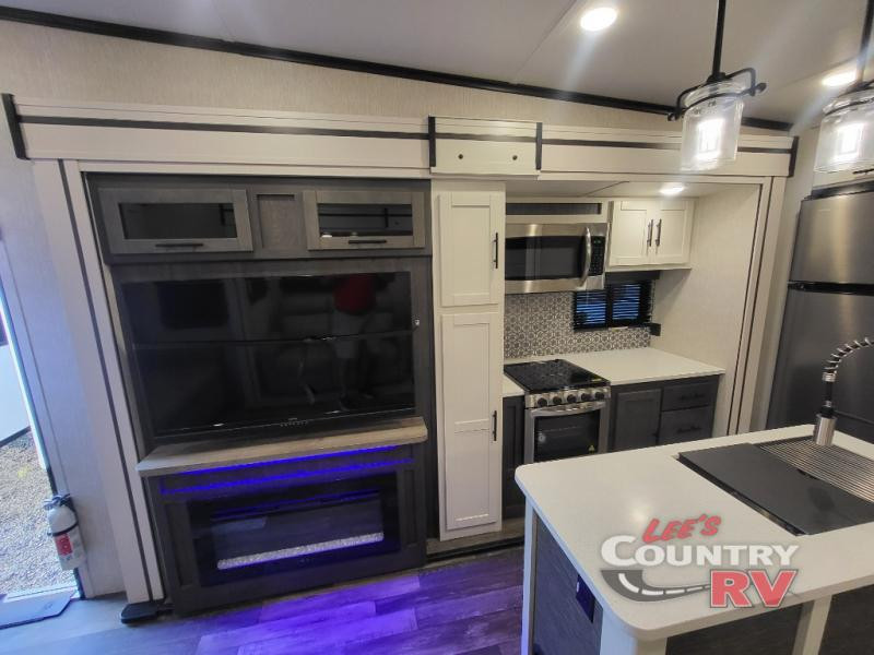 2023 CrossRoads RV Cruiser Aire CR28RD-interior