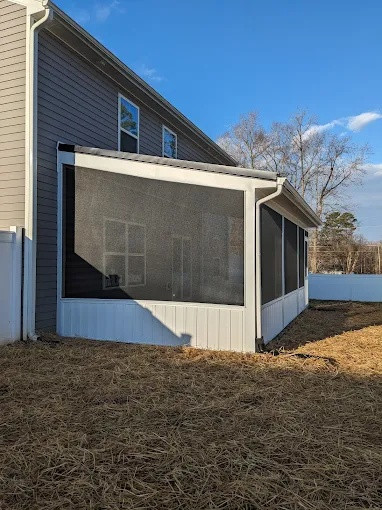 Piedmont Decks Shares Humidity Solutions for Screened Porches in Hilltop