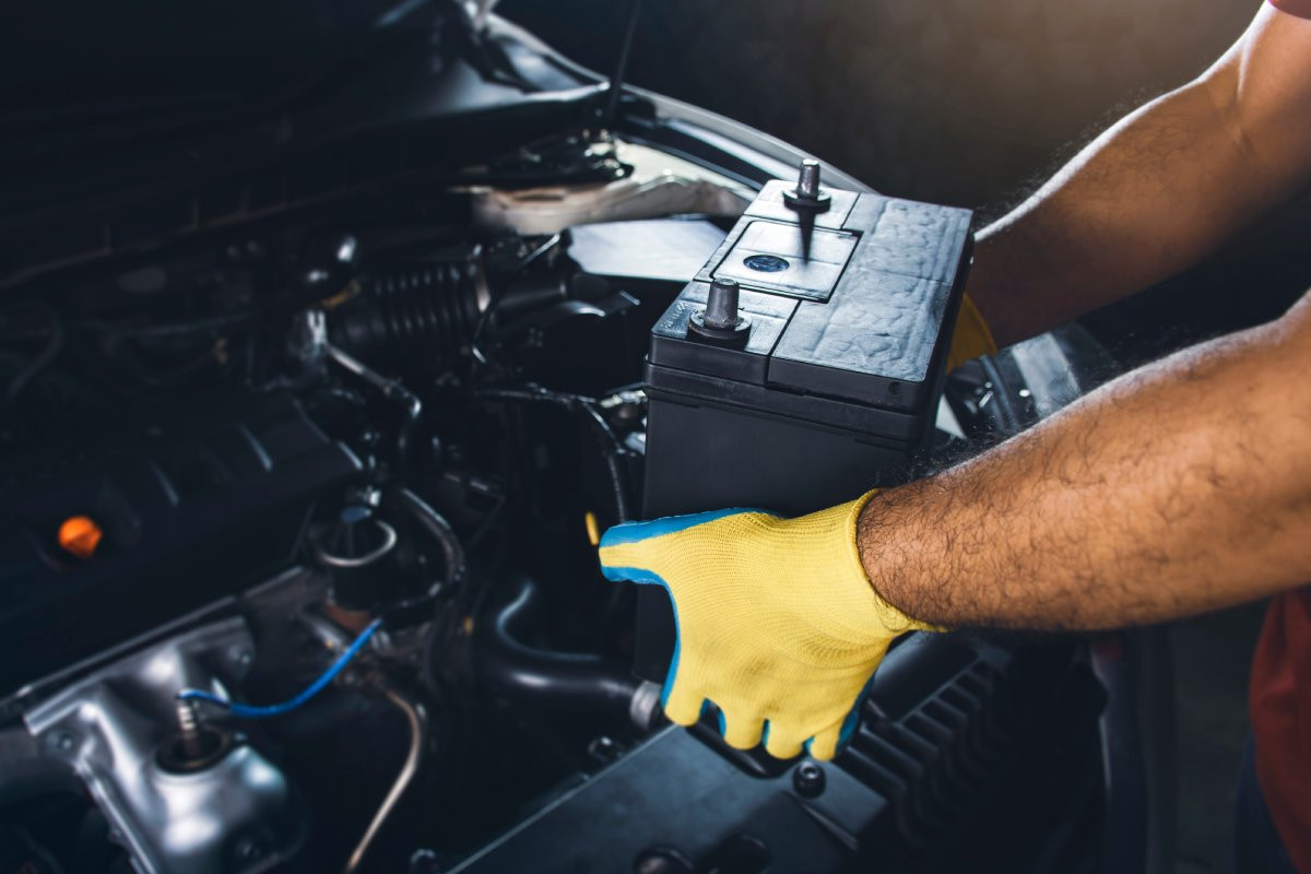 Matt’s Automotive Service Center Warns Drivers About Car Battery Failure