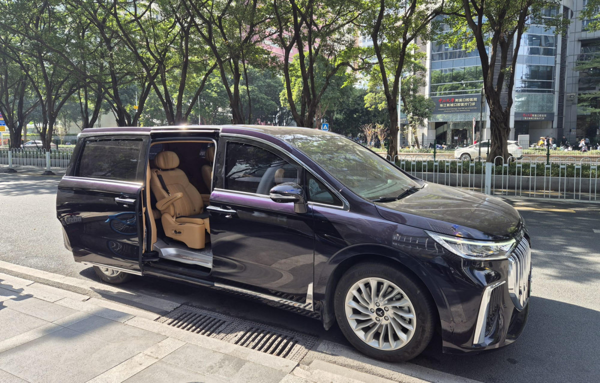 Premium Car Rental Services for Business and Family Travel in Guangzhou