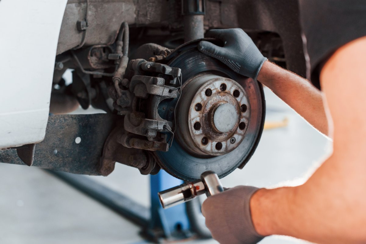 Common Brake Noises Explained: Hinsdale Automotive Releases New Guide