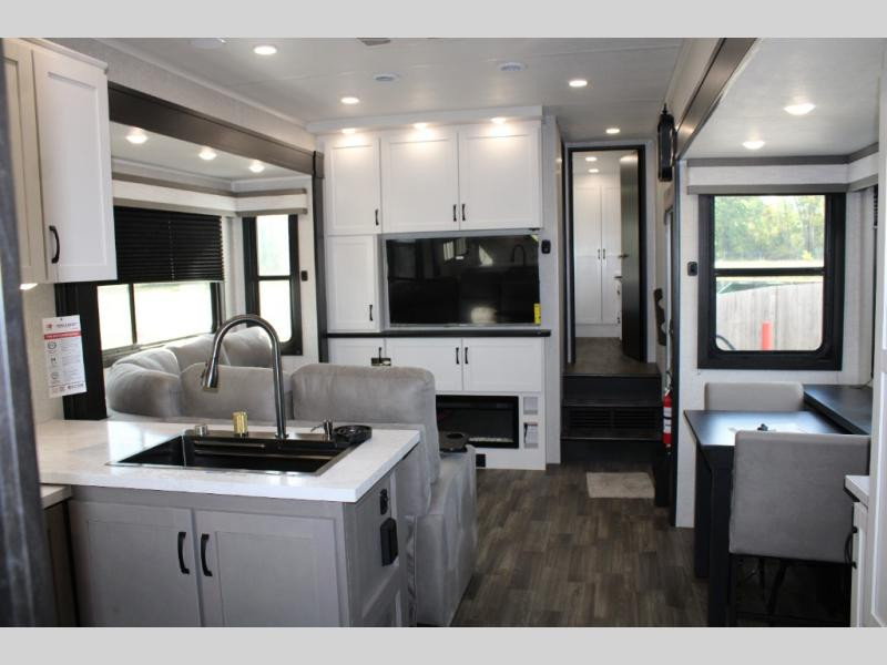 2025 Jayco Seismic 399-interior