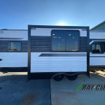 New 2025 EAST TO WEST Della Terra 241BH.jpeg