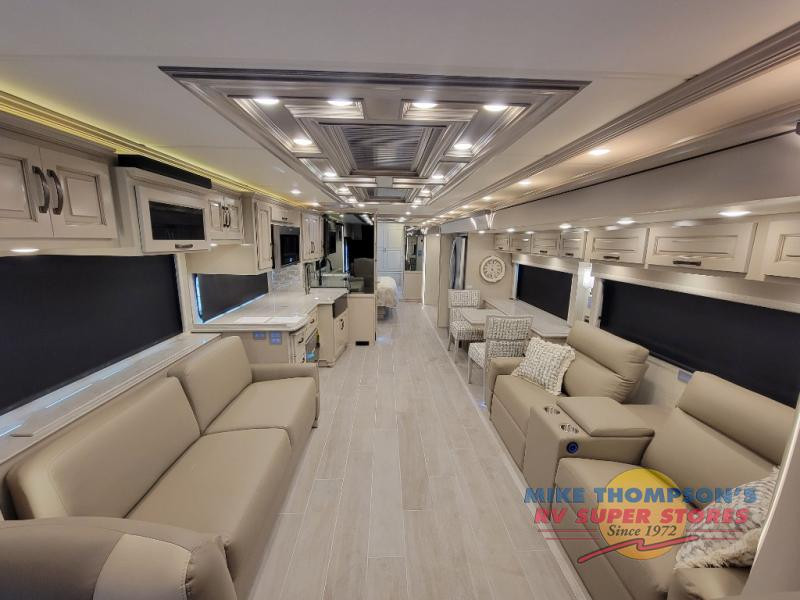 Newmar Dutch Star 4369 interior