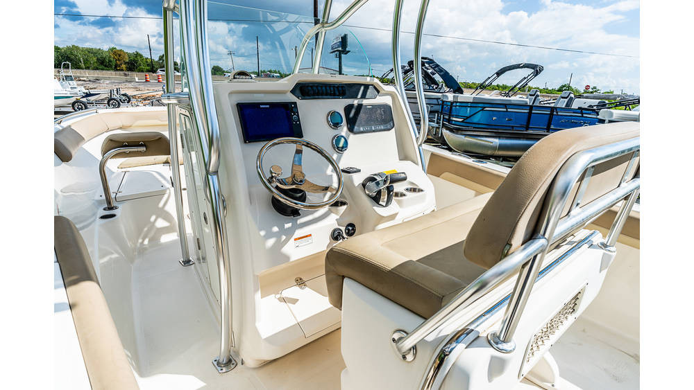 2021 Sailfish 242-interior