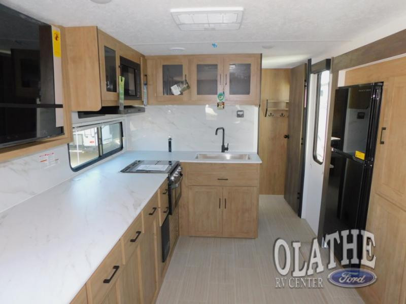 2024 Coachmen RV Freedom Express Ultra Lite-kitchen