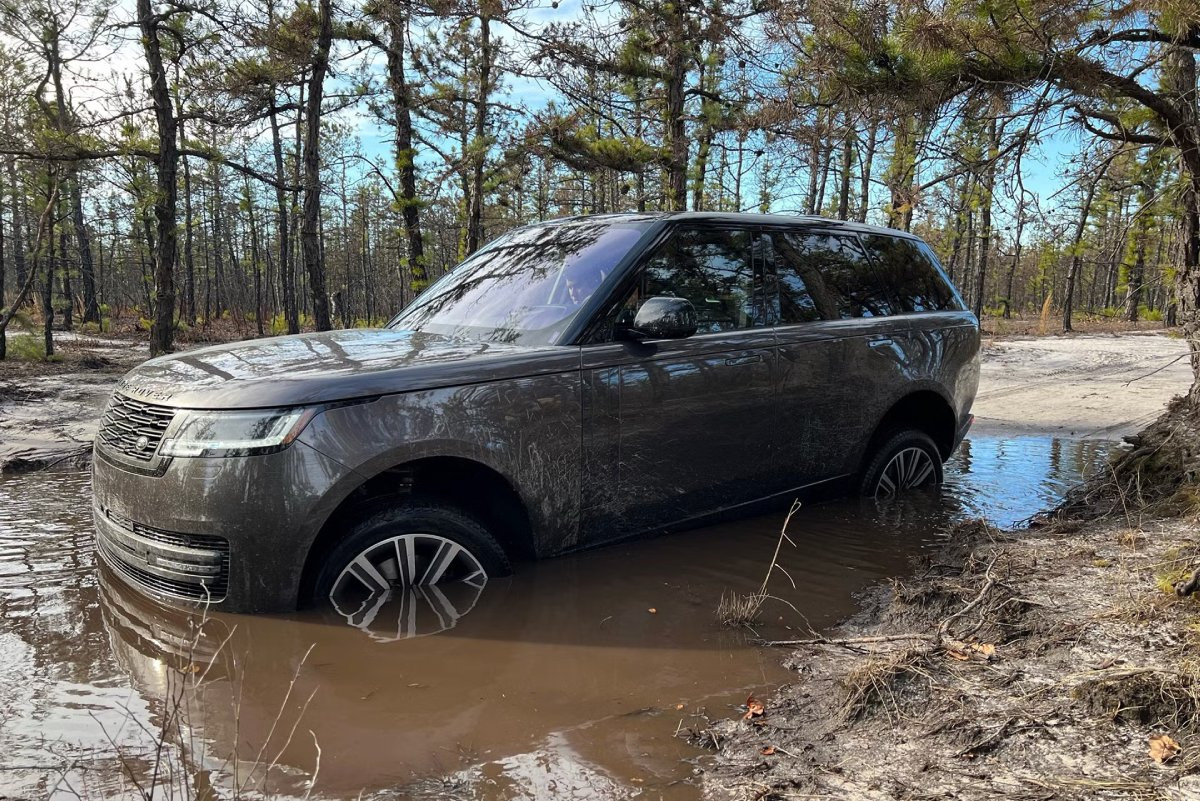 Land Rover mechanic