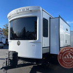 CrossRoads RV Hampton 372FD.jpg