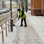 who is responsible for clearing snow from sidewalks.jpg