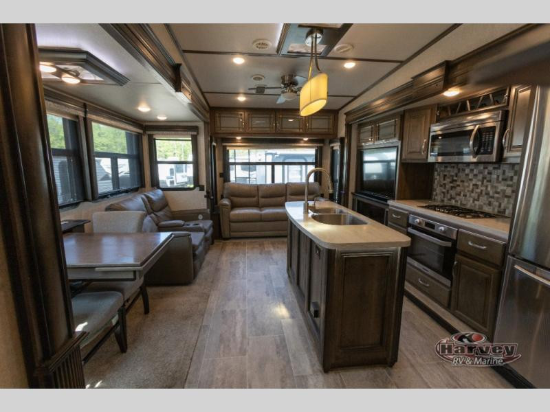 2019 Keystone RV Montana 3121RL-interior