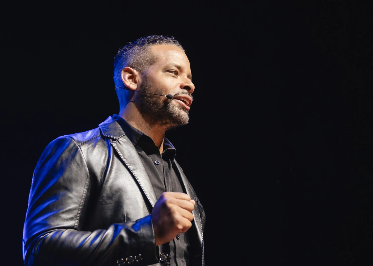 Dr. Stephen Crawford