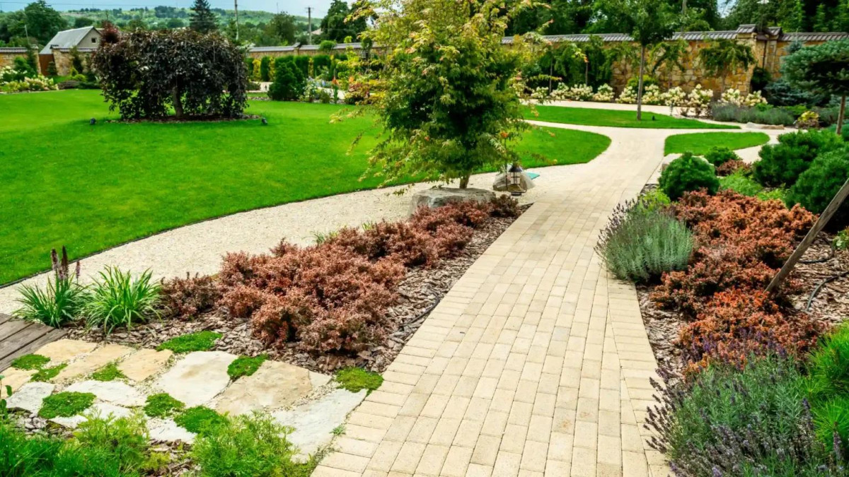 Premium Residential Lawn Cutting Services in Billerica