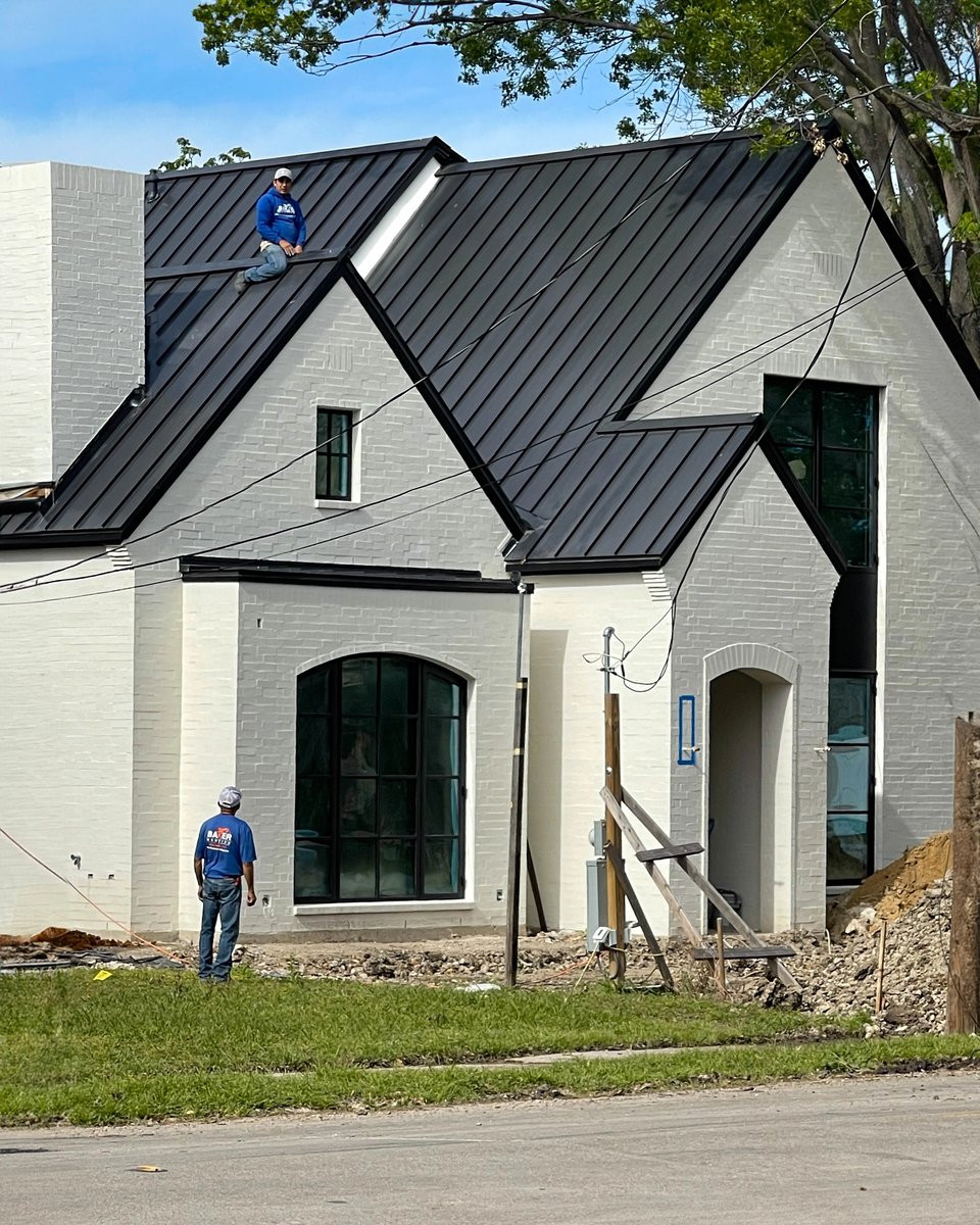 Baker Roofing & Construction Celebrates 20 Years of Service in Dallas