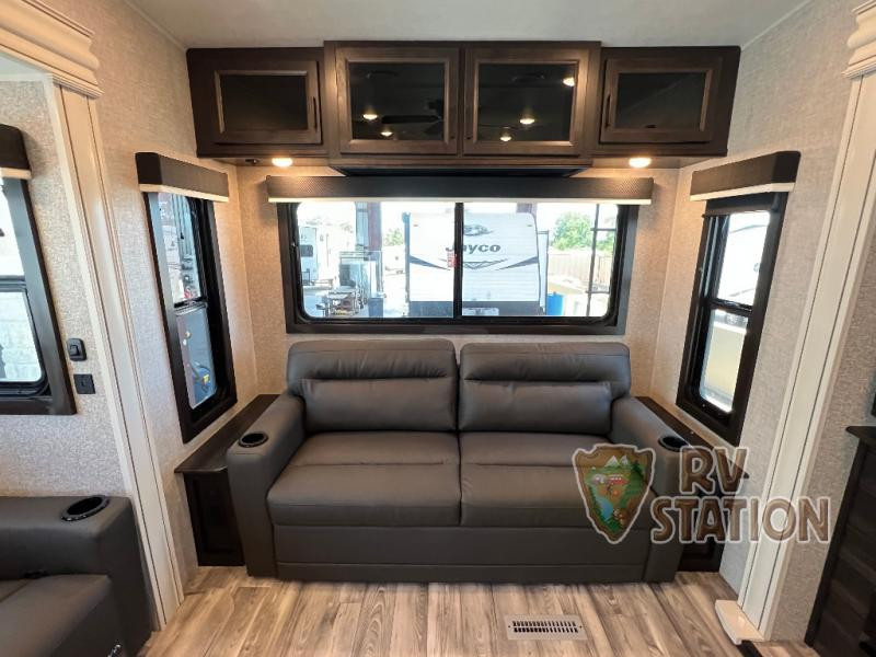 2023 Jayco Eagle 370FB - interior