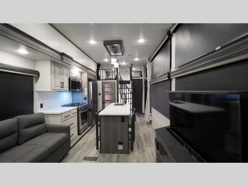 2025 Keystone RV Retreat 39CLDL-interior