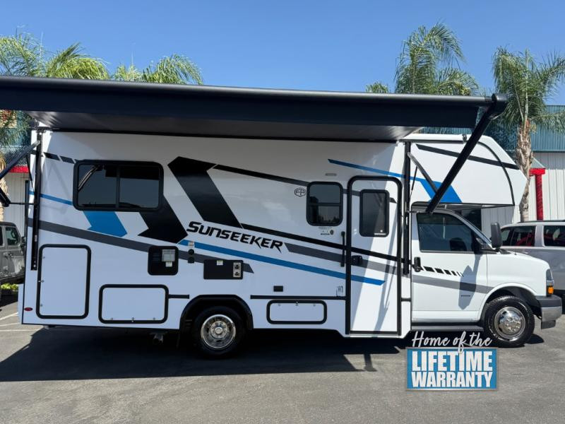 Wide Selection of RVs and Motorhomes Available at Royal Coach Recreational Sales