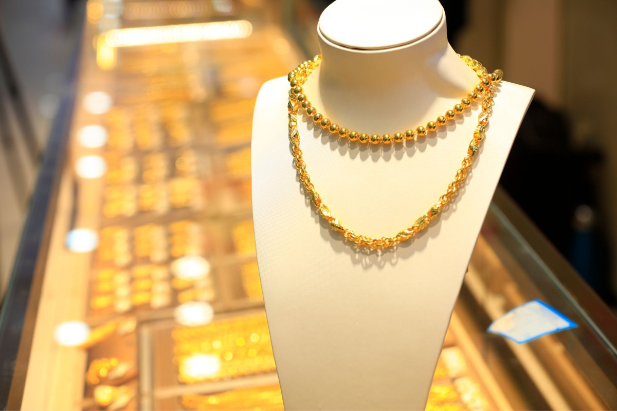 Gold jewelry