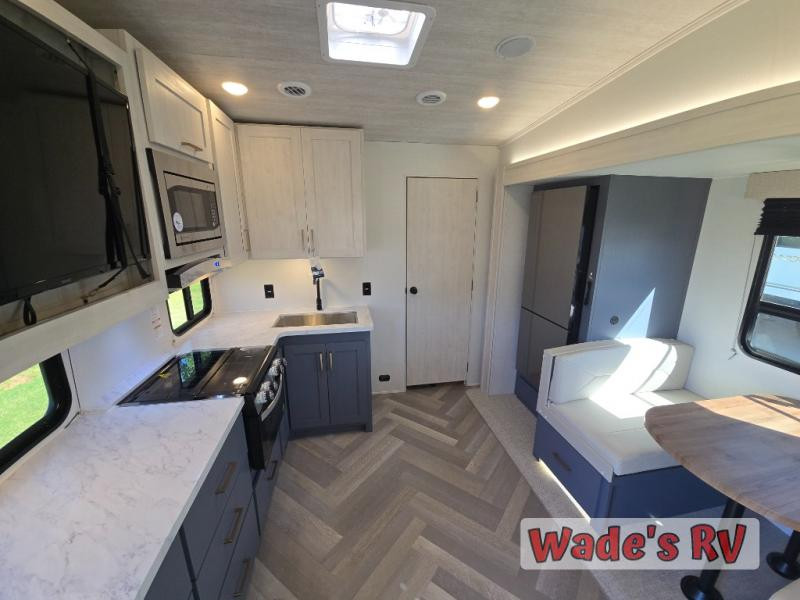 2025 Prime Time RV Crusader 270BHX-interior