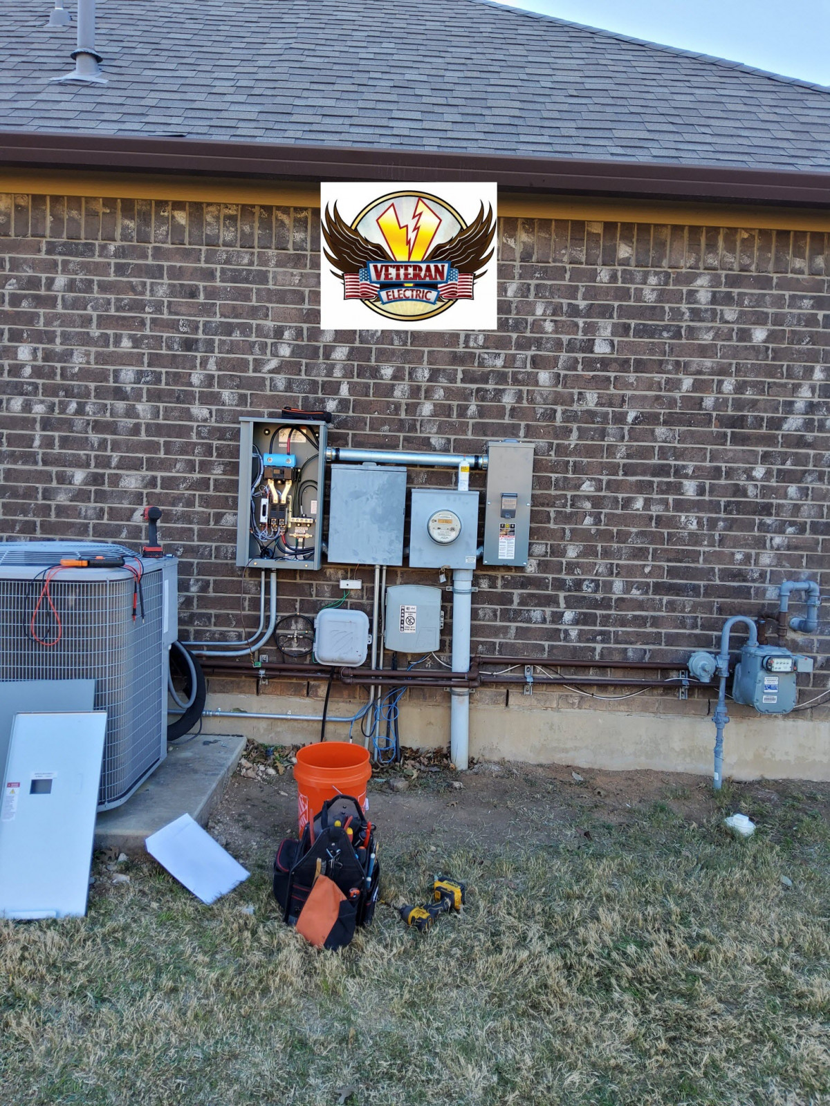 who installs home generators and transfer switch.jpeg