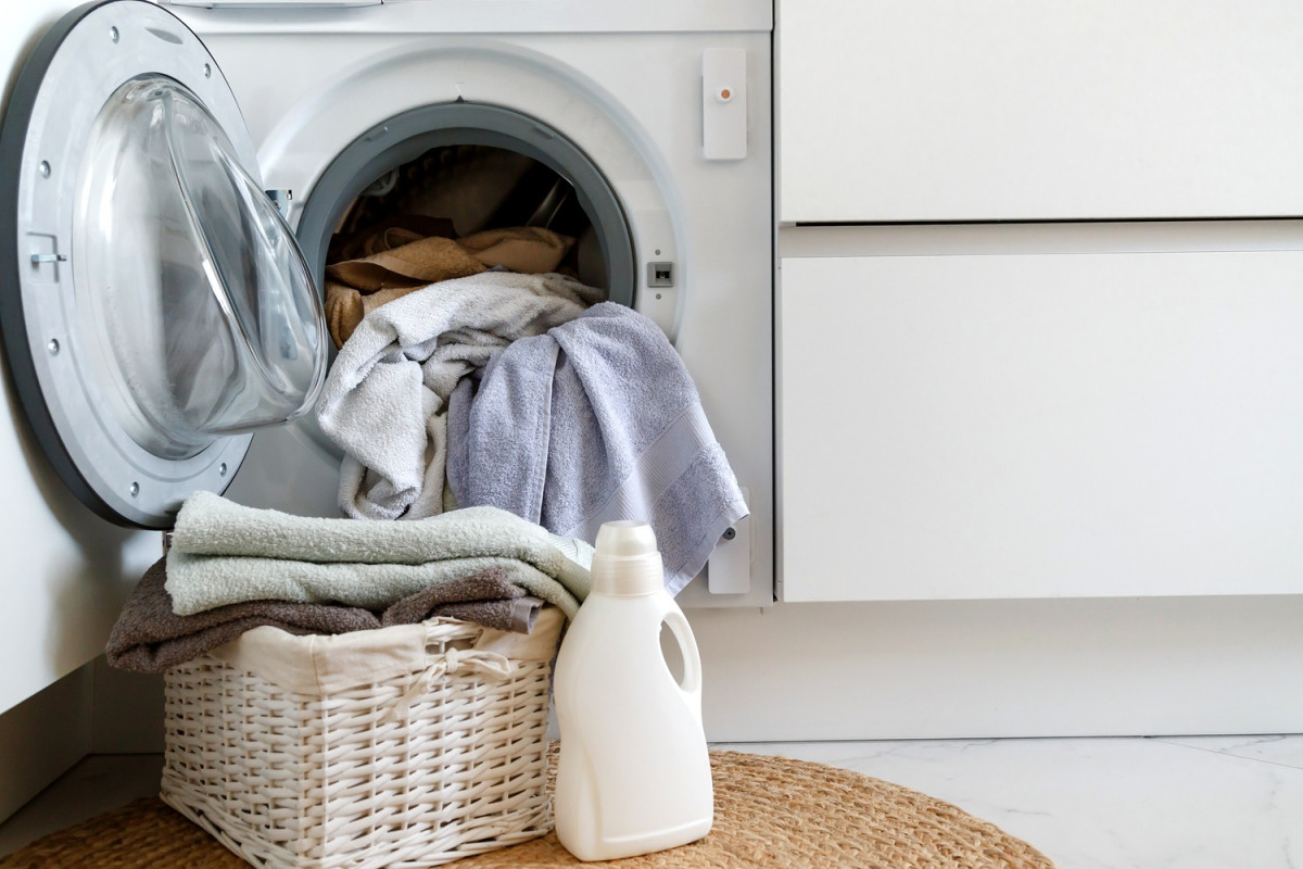 Premier Cleaners Highlights Dangers of Overloading Washers at Home Laundry