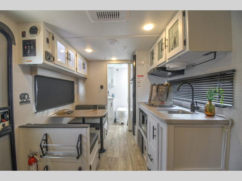 2024 Dutchmen RV Coleman Rubicon 1748RB-interior