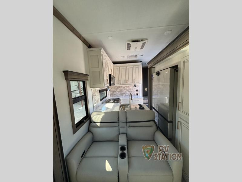 New 2025 Keystone RV Montana 3915TB - interior