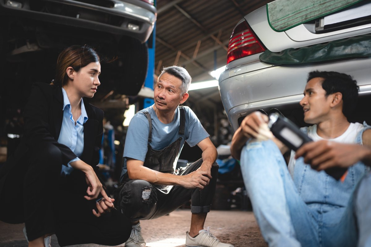 Mercedes-Benz mechanic in Orlando FL