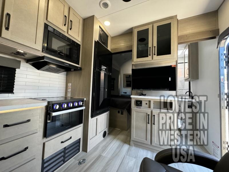 2025 Grand Design Momentum G-Class 21G-interior