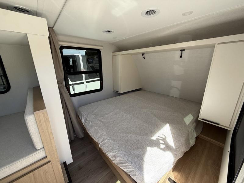 2026 Winnebago Micro Minnie 2108DS-bed