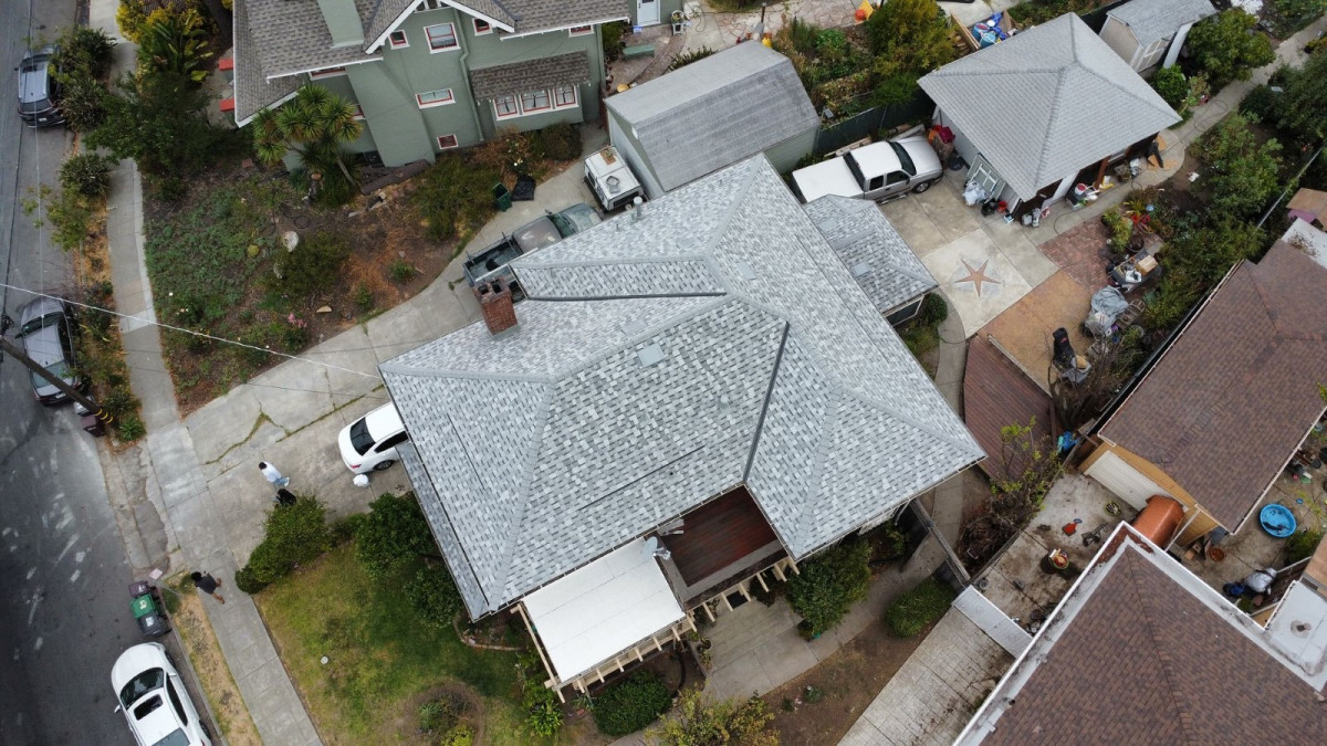 shingle roof replacement contractors in Santa Cruz