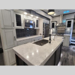 Redwood RV Redwood 4120GK.jpg