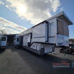 New 2025 Forest River RV Wildwood Heritage Glen ROOST43.jpg