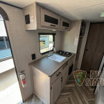 CrossRoads RV Zinger Lite ZR18B.jpg