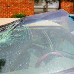 workers-remove-crashed-windshield-of-a-car-in-auto-2023-11-27-04-56-57-utc-1024x683.jpg