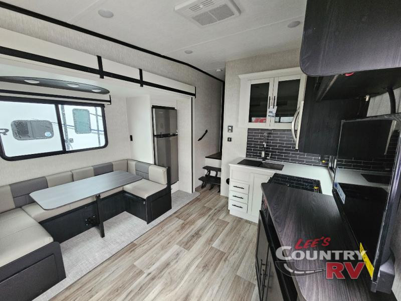 2024 CrossRoads RV Cruiser Aire CR24RL interior