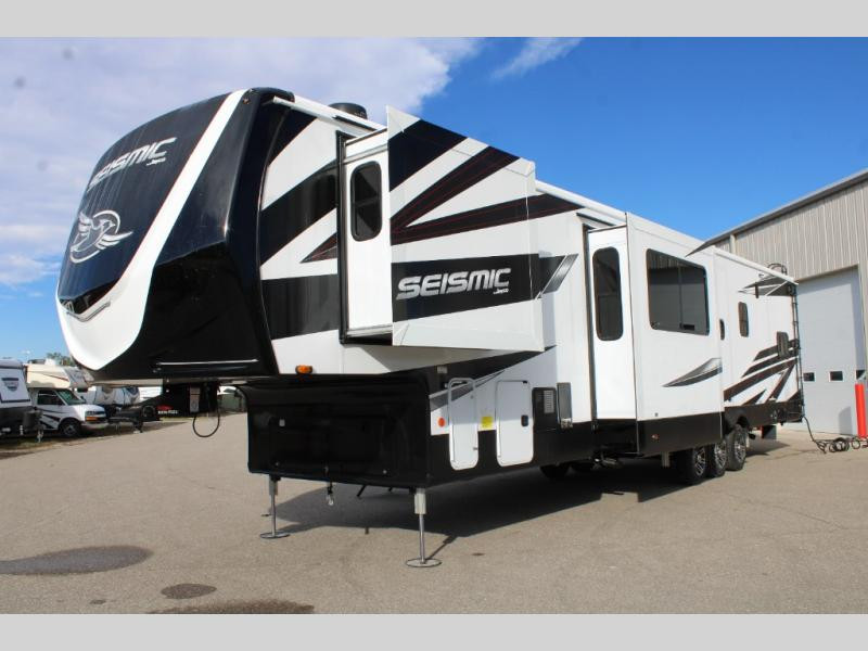 2025 Jayco Seismic 399-exterior