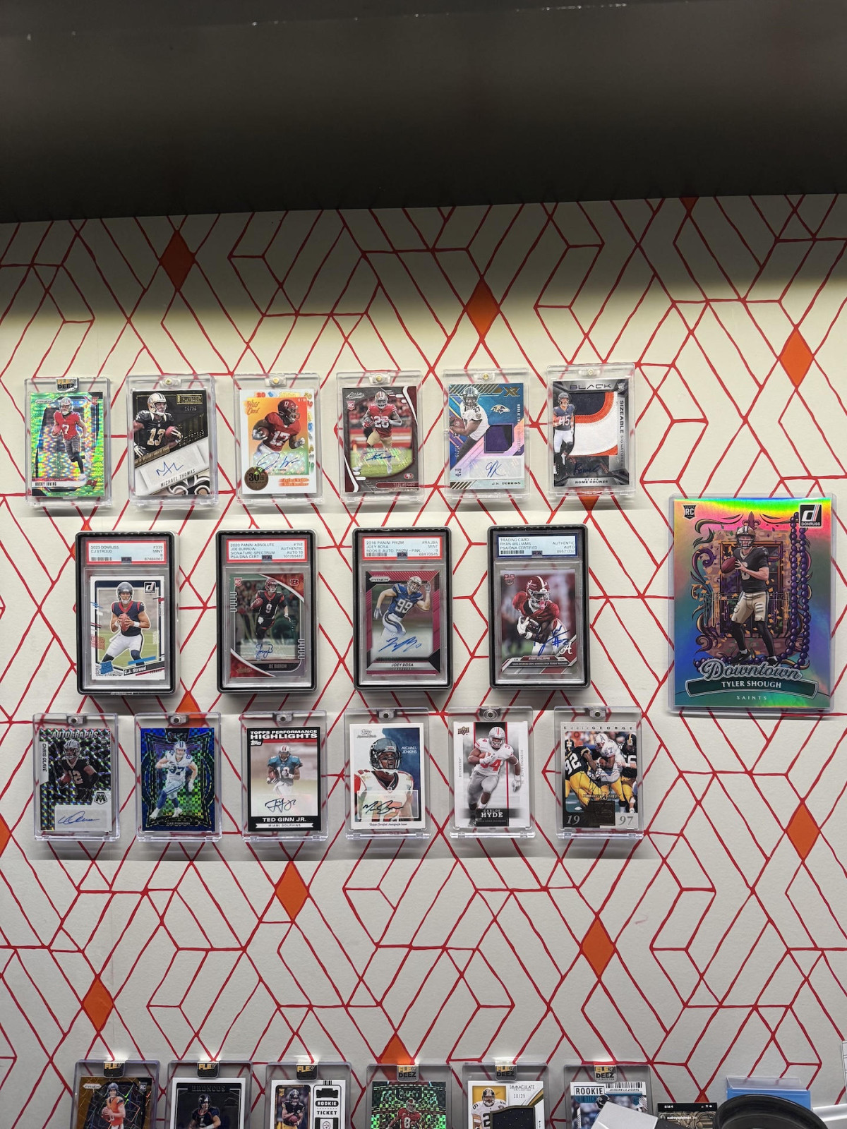 Introducing FlexDeez: The Future of Damage-Free Card Display