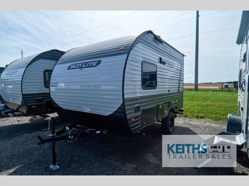 Smart RV Buyers in Ontario: Travel Trailer vs Fifth Wheel Guide