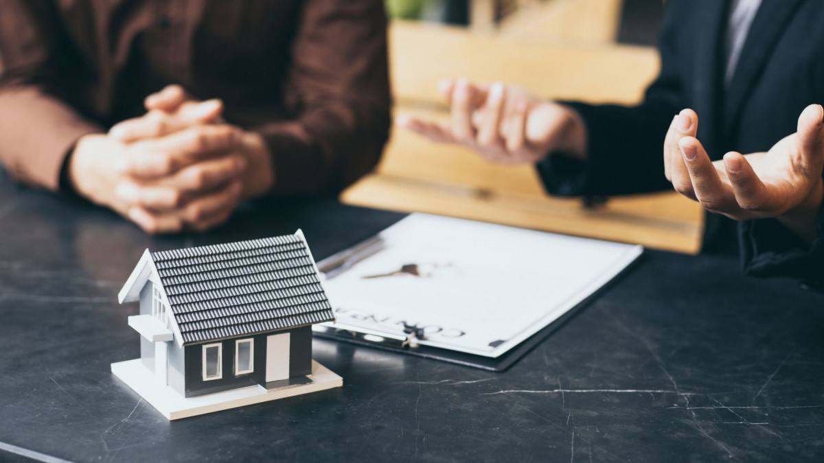 Fixed vs. Adjustable Rate Mortgages: Which is Right for You