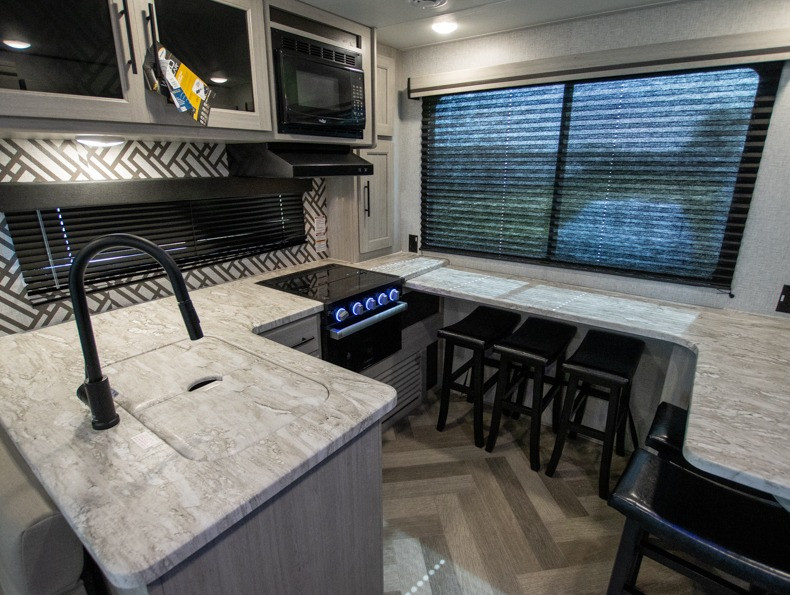 2024 CrossRoads RV Zinger 309BH-kitchen