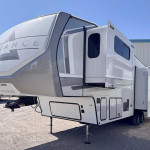 Alliance RV Avenue 32RLS.jpg