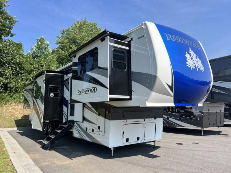 2024 CrossRoads RV Redwood 4200FL-exterior