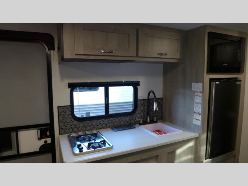 2025 Cruiser Avenir 17BH-kitchen