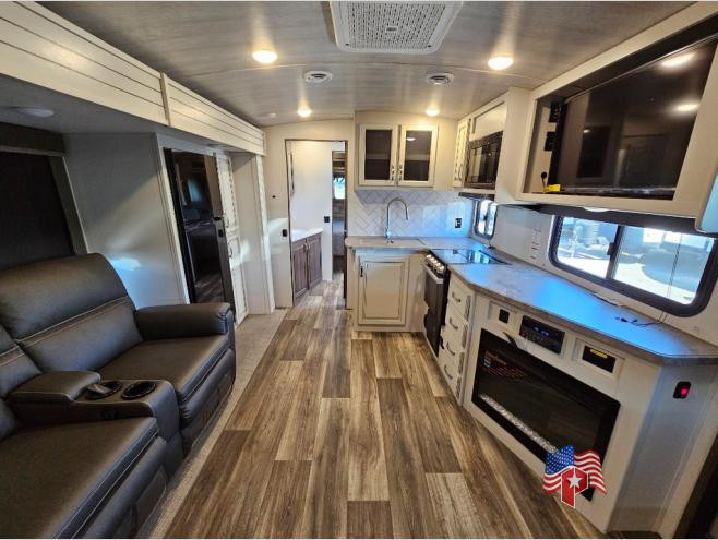 2023 Keystone RV Cougar Half-Ton 25RDS-interior