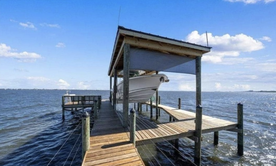 custom boat house construction company in Melbourne