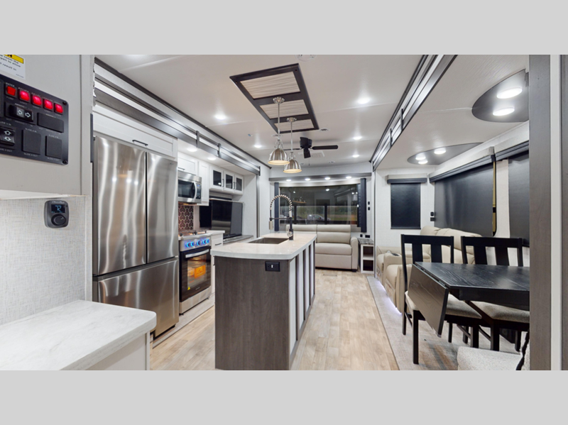 CrossRoads RV Hampton Destination Trailer-interior