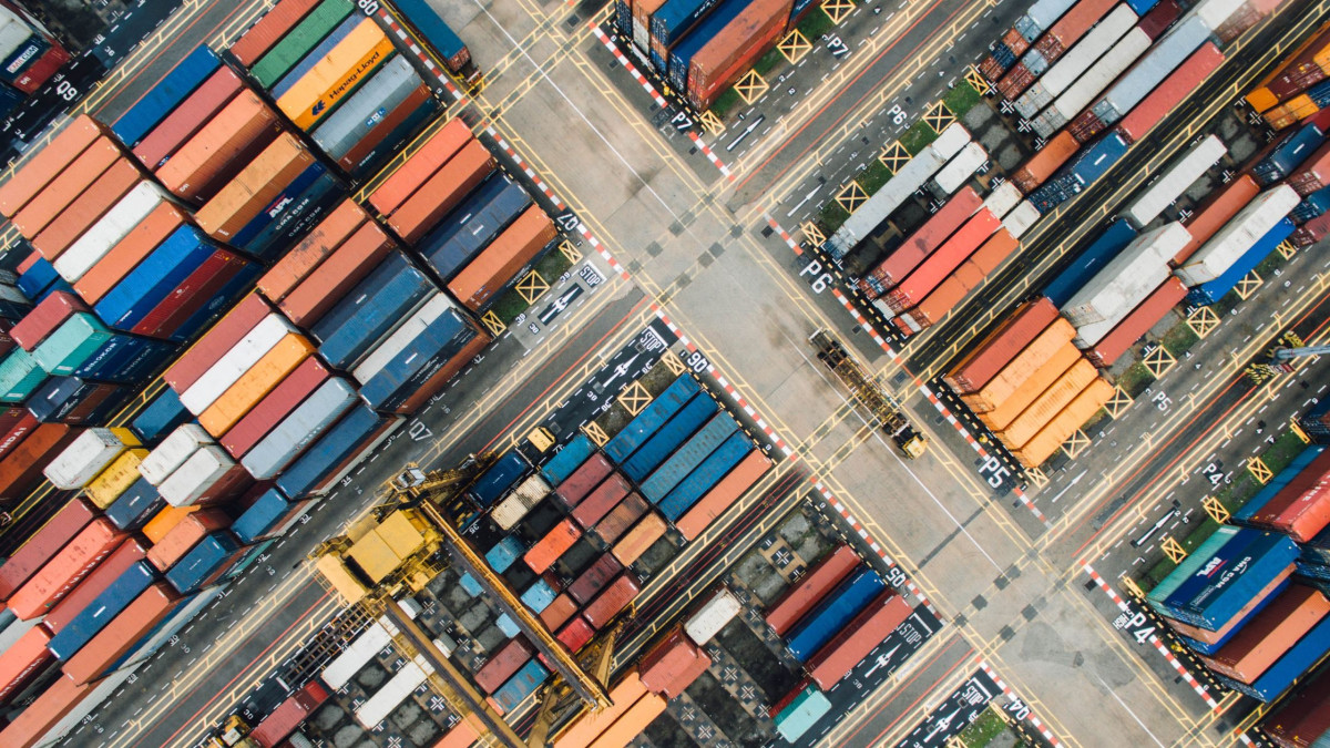 How to Navigate Tariffs & Trade Wars in Global Shipping