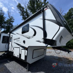 New 2025 Coachmen RV Brookstone 290RL.jpeg