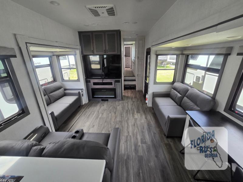 2026 EAST TO WEST Ahara 395FB-interior