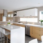 ULTRACRAFT-CABINETRY-white_oak_kitchen_cabinets_with_gloss_white_accents.jpg